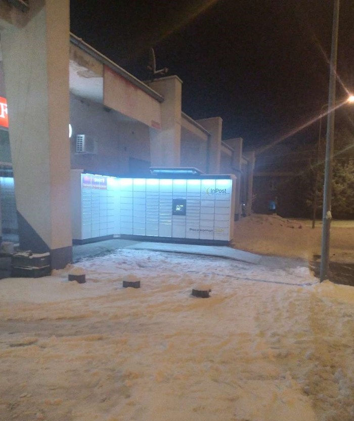 Paczkomat KUD04M Przy sklepie Słoneczko i firany