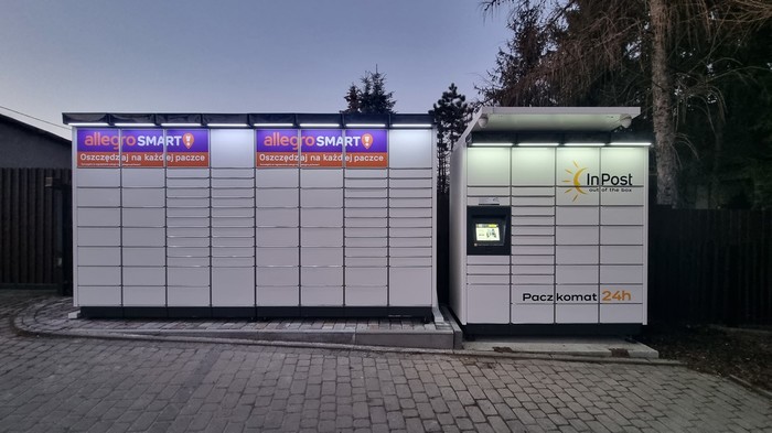 Paczkomat KVX01M Przy sklepie spożywczym