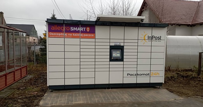 Paczkomat KWCE01M Przy sklepie spożywczym