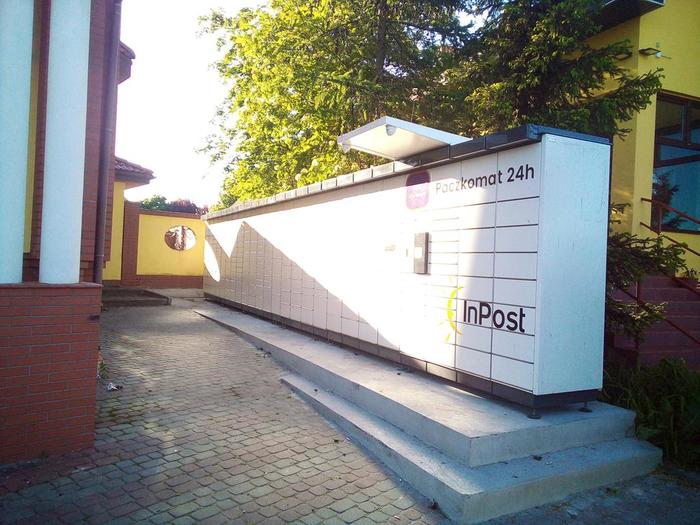 Paczkomat KWD02N Przy salonie meblowym