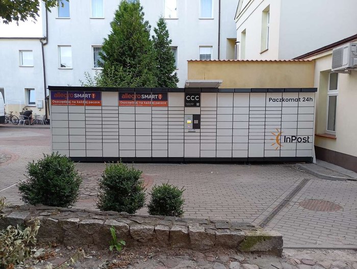 Paczkomat KWD03N Przy hotelu
