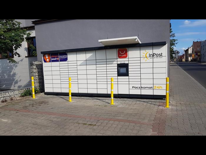 Paczkomat KWL02M Na parkingu