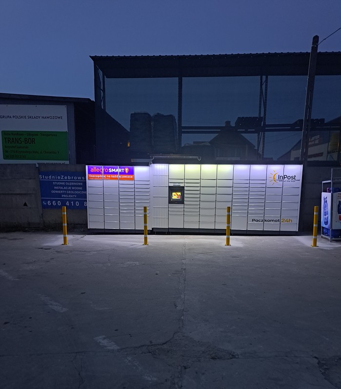 Paczkomat KWM01M Przy stacji paliw