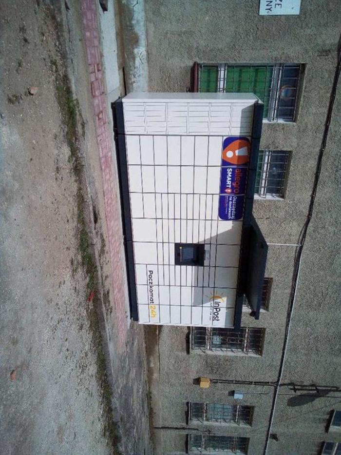 Paczkomat KXC02M Przy placu na Fabrycznej 20