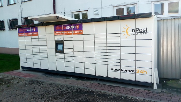 Paczkomat KXM01M przy remizie OSP