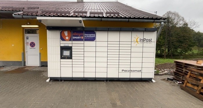 Paczkomat KYV01M Przy sklepie Piotruś Pan