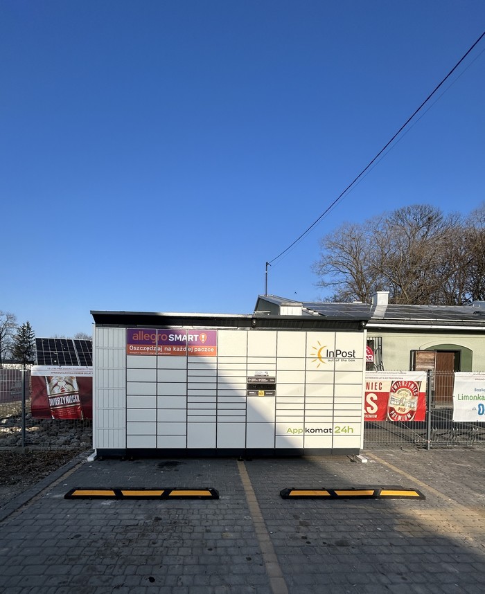 Paczkomat KZDK01BAPP Przy sklepie spożywczym