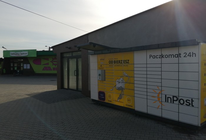 Paczkomat LAM01N Przy Delikatesy Centrum