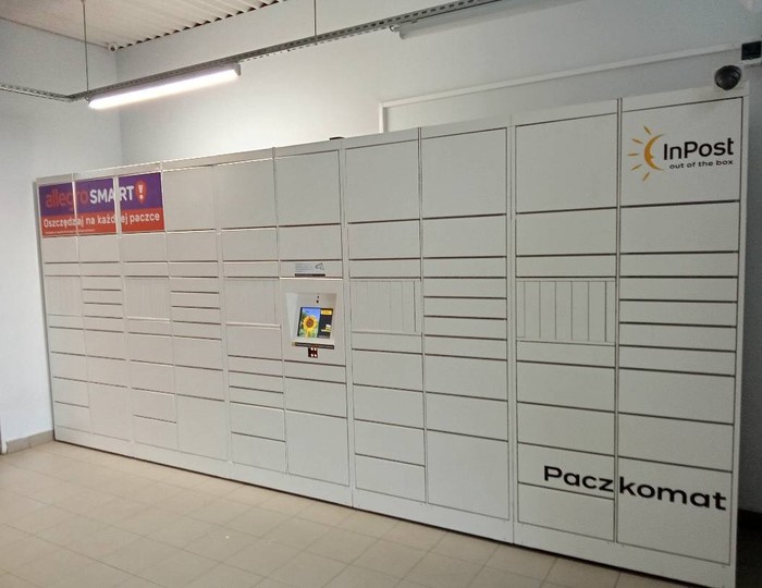 Paczkomat LAN01HP Super Sam, od strony Danielewiczna