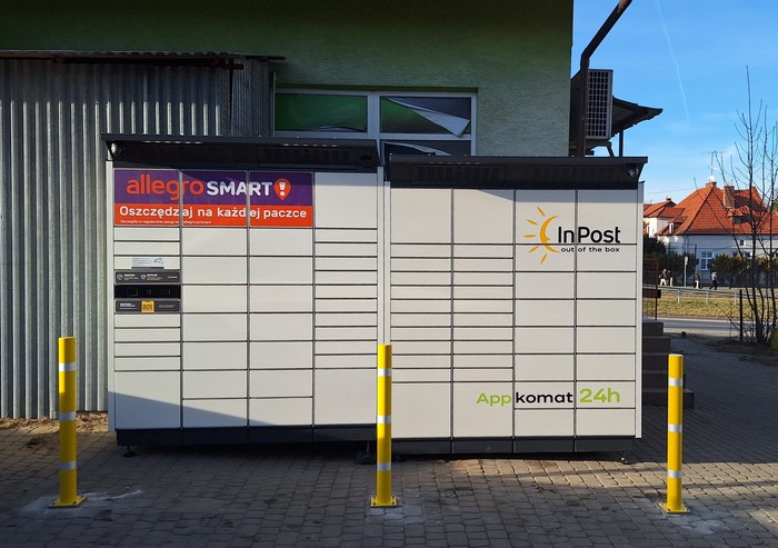Paczkomat LAN05BAPP Przy sklepie Delikatesy Centrum