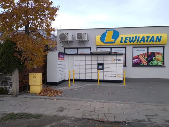 Paczkomat LAP04M Na parkingu