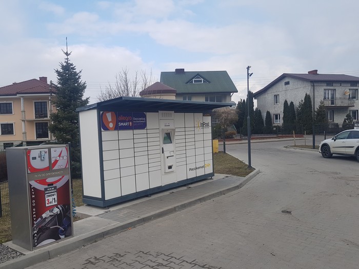 Paczkomat LAU01G Na terenie myjni