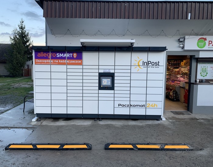 Paczkomat LAWN01M Przy sklepie