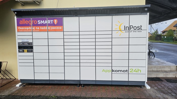 Parcel Locker LBCQ01BAPP Przy sklepie spożywczym