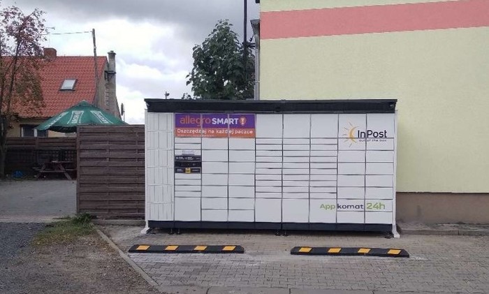 Parcel Locker LBKW01BAPP przy parkingu