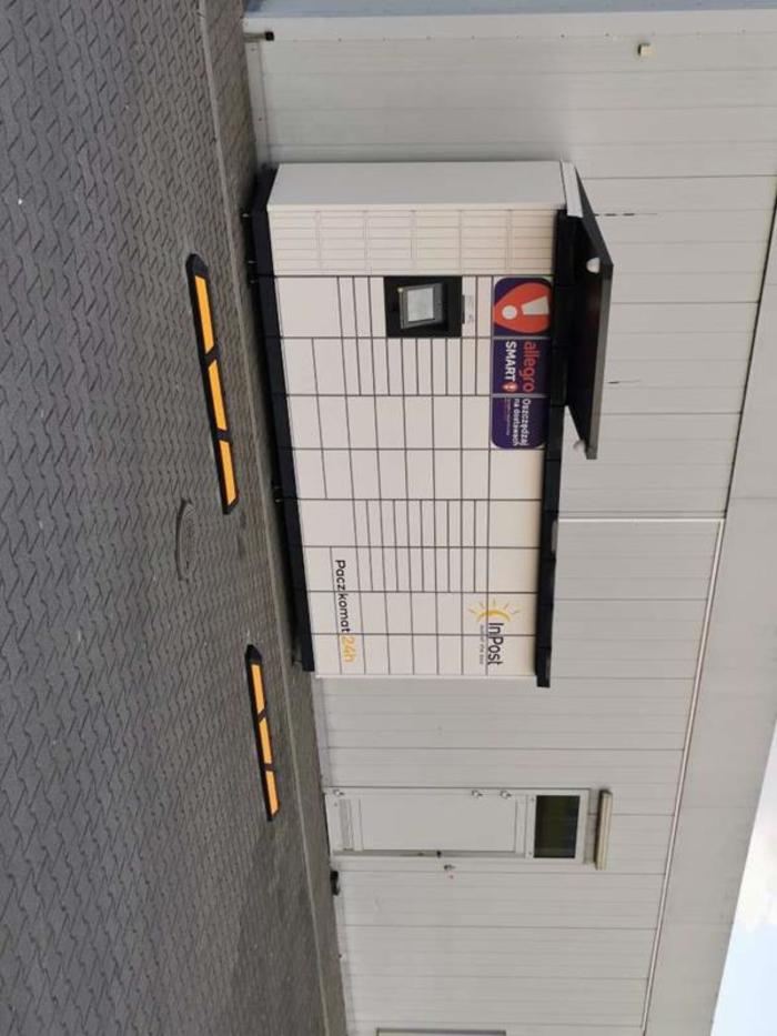 Paczkomat LBO10M Przy stacji Shell.