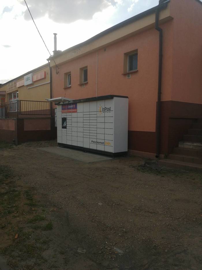 Parcel Locker LBQ01M przy sklepie