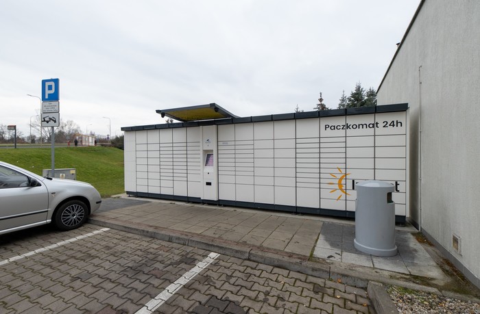 Paczkomat LBU03A Stacja paliw MOL