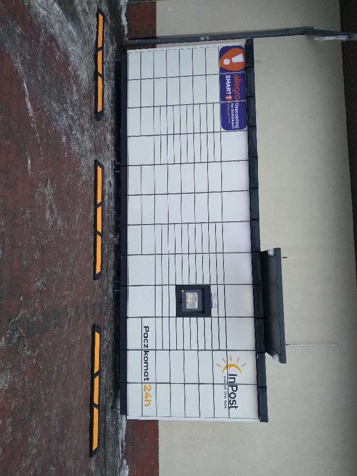 Parcel Locker LCH01M przy Delikatesach Centrum