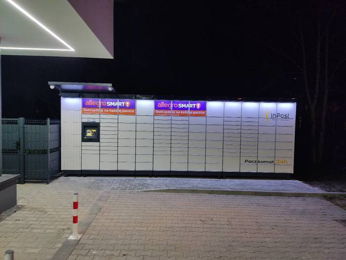 InPost's photo of the locker: InPost LCV01M