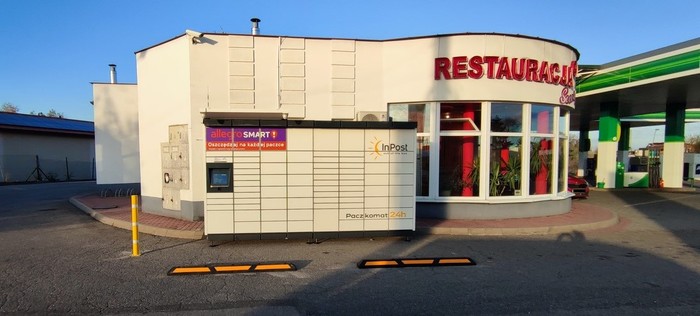 Paczkomat LDN02M Boczna ściana restauracji Secesja