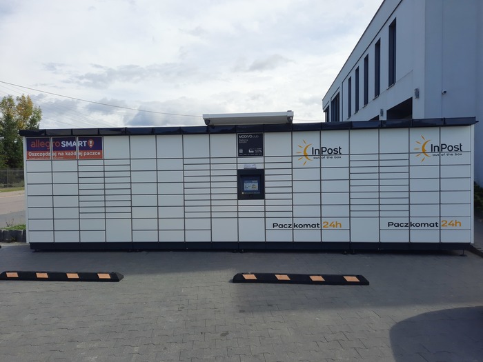 Поштомат LEDN01M Przy sklepie spożywczym