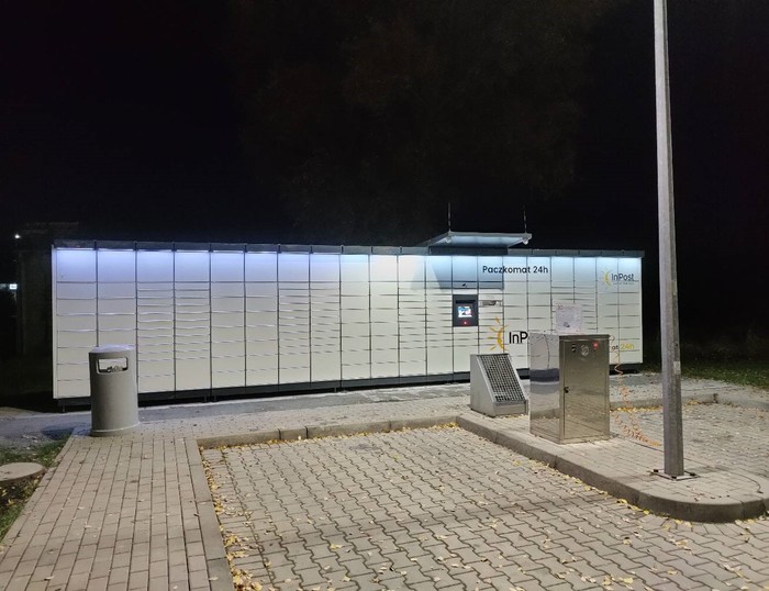 Parcel Locker LEG04M Stacja paliw MOL