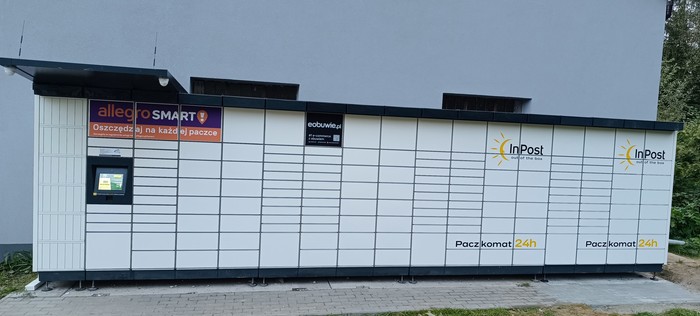 Paczkomat LEI01M Przy sklepie Delikatesy Centrum