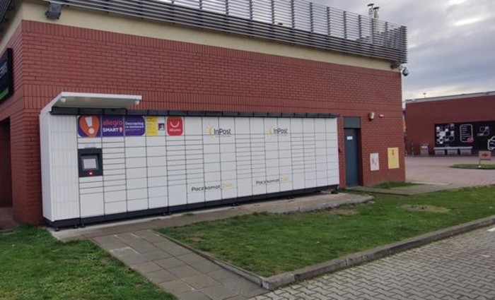 Paczkomat LES06M Przy budynku stacji LOTOS