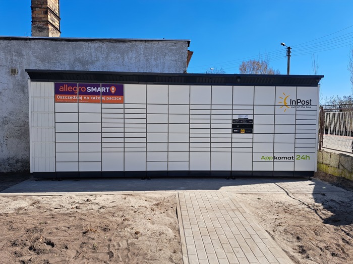 Paczkomat LES07BAPP teren prywatnej poseasji