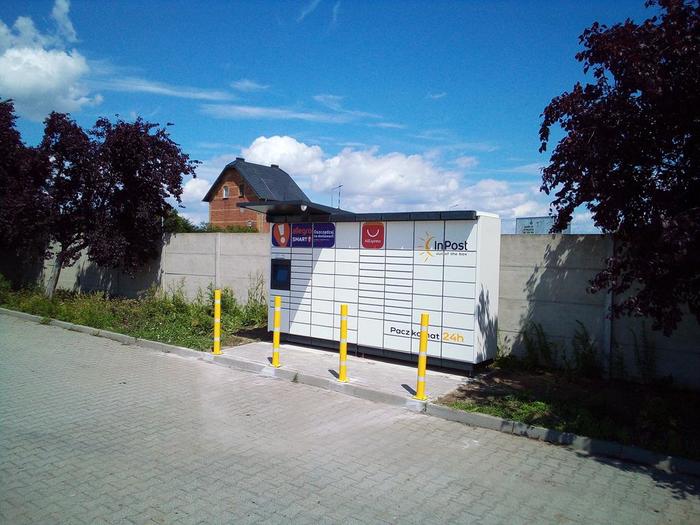 Paczkomat LES07M Parking przy stacji Orlen