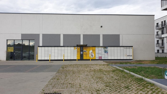 Paczkomat LES09A Przy sklepie POLOmarket