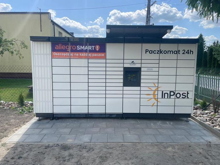 Paczkomat LESI01M Przy Szkole Podstawowej