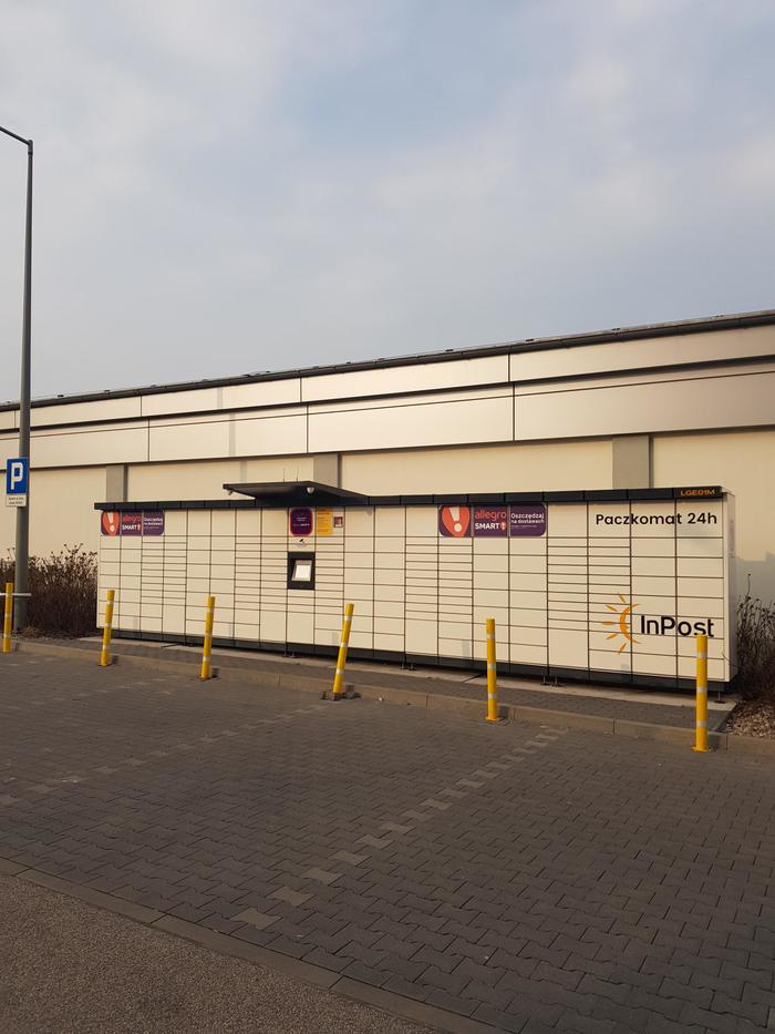 Paczkomat LGE01M Przy sklepie Lidl