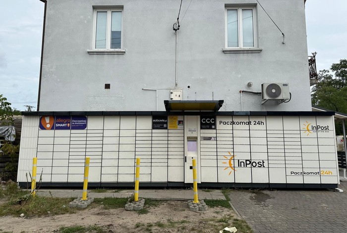 Paczkomat LGE05A Przy Przystanek Pizza