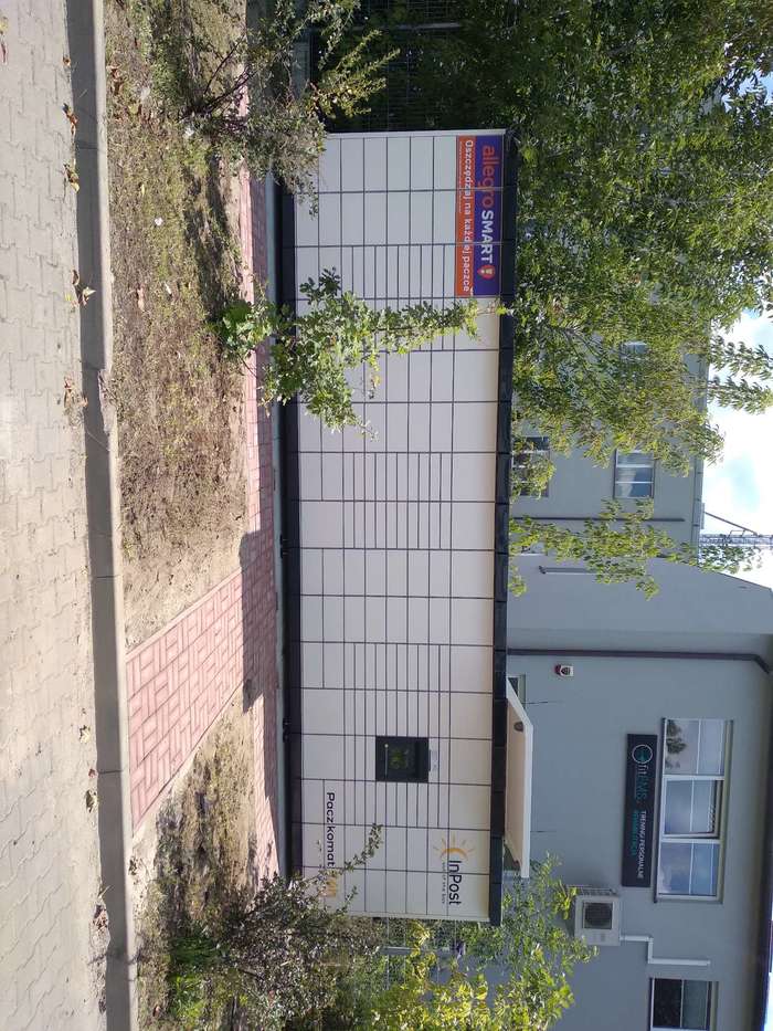 Paczkomat LGE06M Za stacją Shell