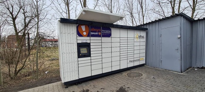Paczkomat LGR05M Przy sklepie Społem