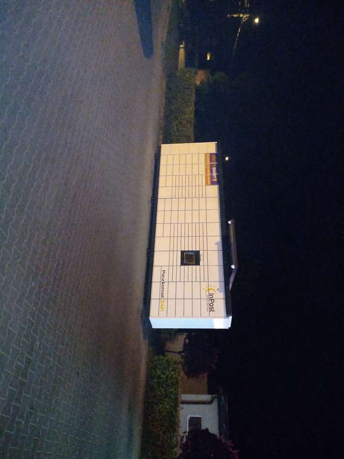 Paczkomat LIP04M przy myjni samochodowej