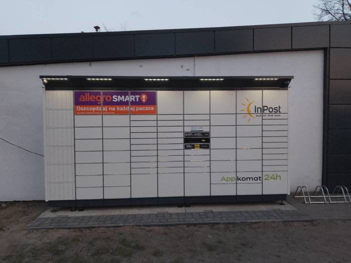Paczkomat LIPQ01BAPP Przy sklepie spożywczym