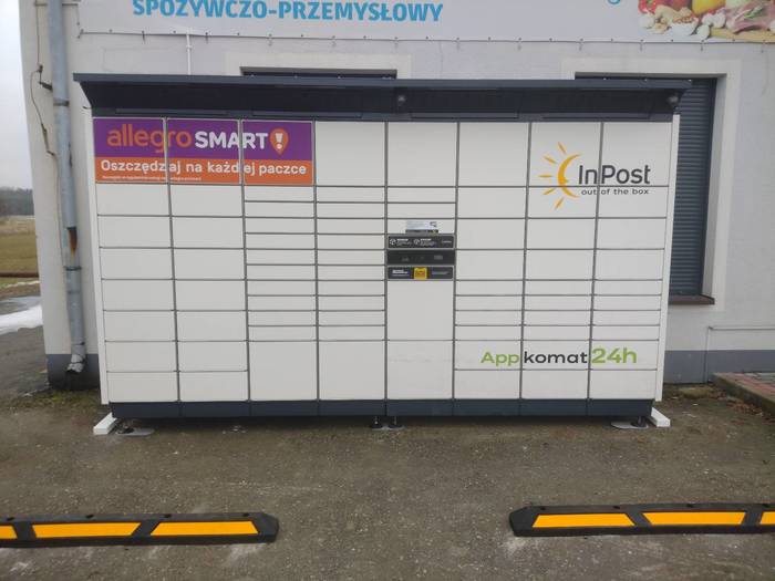 Paczkomat LMCA01BAPP Przy nieczynnym sklepie spożywczym