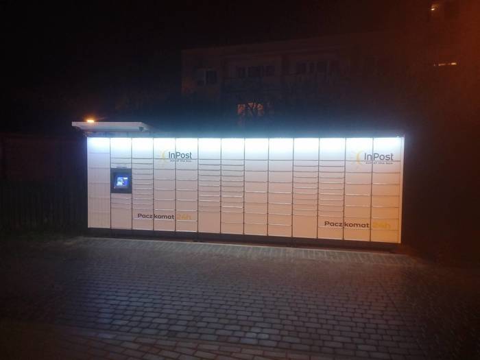Parcel Locker LMN06M przy markecie Action