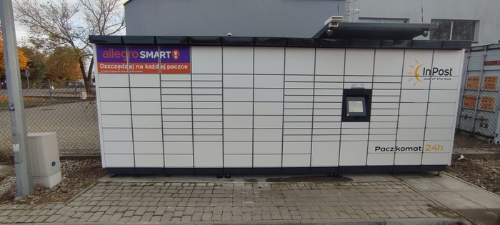 Paczkomat LMN07M Przy myjni samochodowej