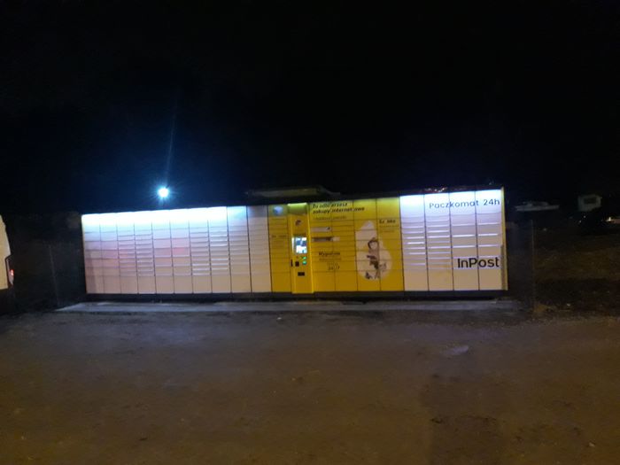 Paczkomat LOD11A Na parkingu