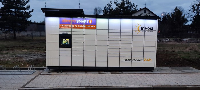 Paczkomat LOD131M Przy bloku ul. Wyszyńskiego 63