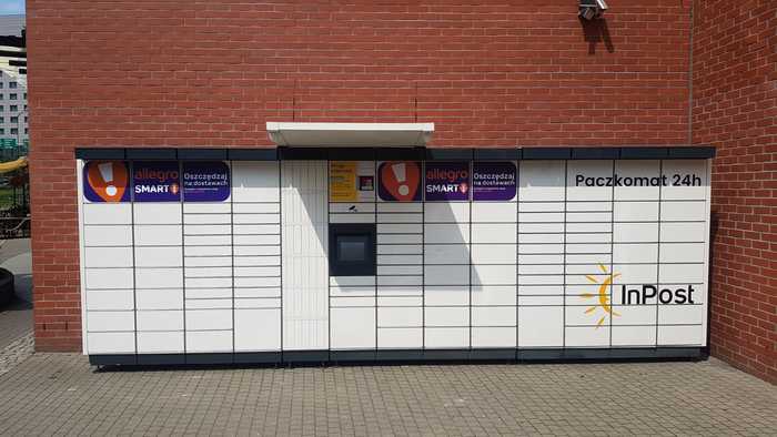 Parcel Locker LOD174M Przy wejściu do Galerii Łódzkiej