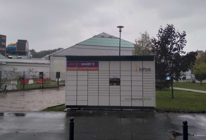 Parcel Locker LOD18BAPP Przed wejściem do Aquaparku