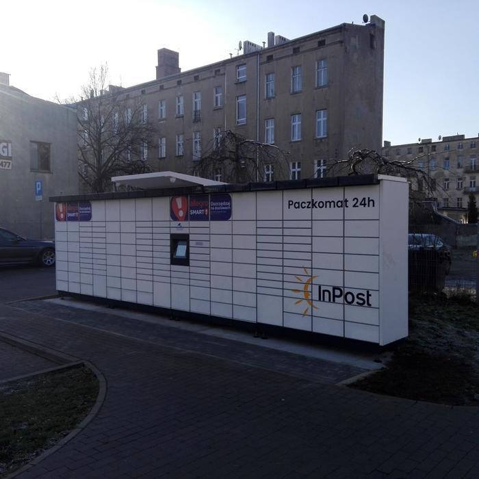 Paczkomat LOD25M Na parkingu sklepu Lidl
