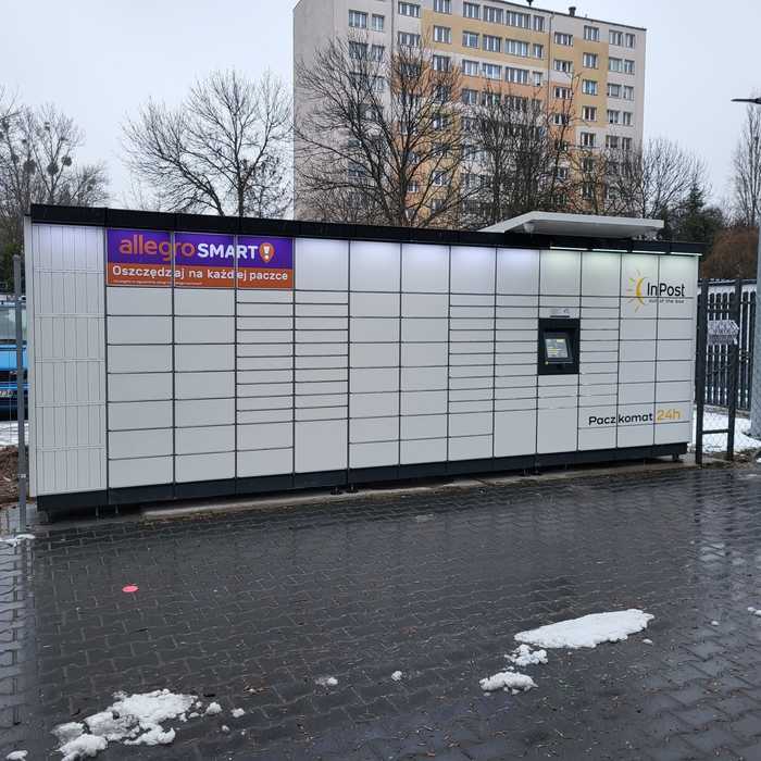 Paczkomat LOD309M Przy wjeździe na parking strzeżony