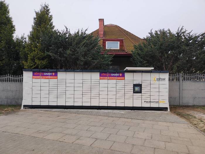 Parcel Locker LOD331M przy Sklepie