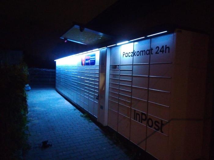 Paczkomat LOD50A Za sklepem Żabka